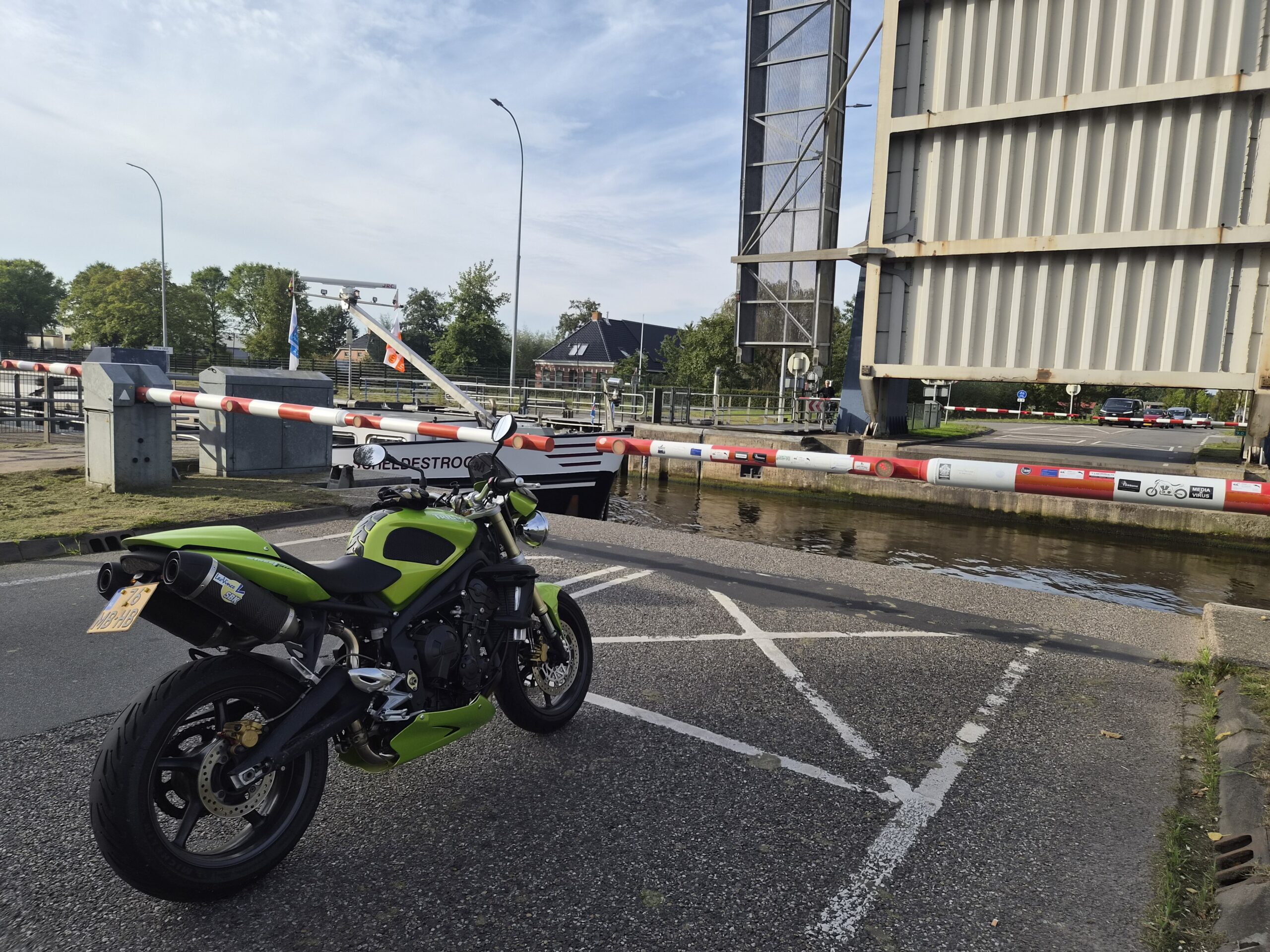september | Met de motor naar het werk
